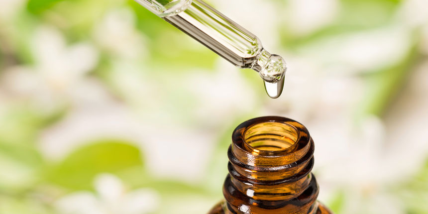  U nekoliko minuta napravite serum koji će vas razbuditi i podići energiju - i potpuno je prirodan 