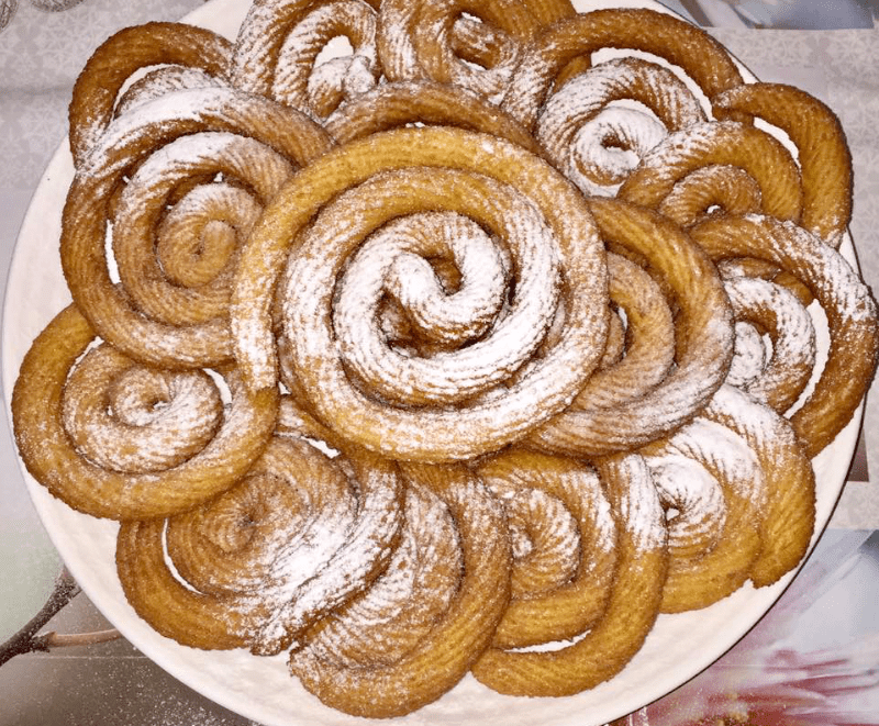 Churros, slastica,  peciva, španjolski uštipci 