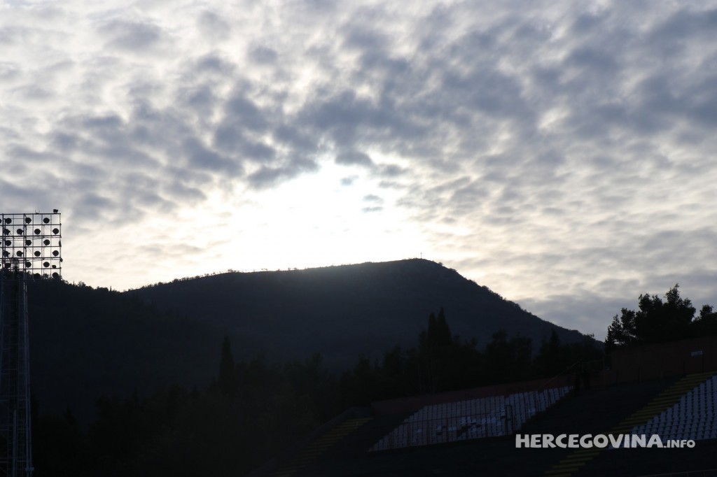 nebo, Mostar