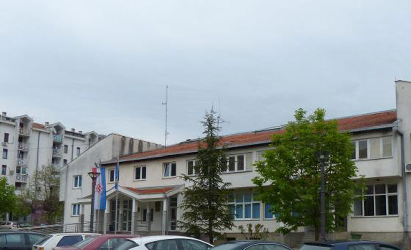 Ljubuški: Policija privela taksistu koji je razvozio migrante iz Irana i Iraka