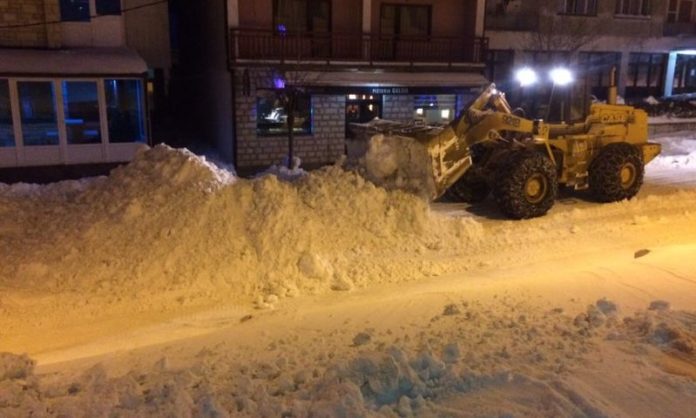 Odvoz snijega iz tomislavgradskih ulica