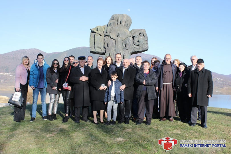 Lucija i Ivan Radić, Rama