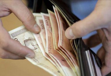 Minimalac, Vlada, zapadnohercegovačka županija , plaća, gospodarstvo, potrošačka korpa, rs, plaća, plaća, povećanje plaća, rs, Duško Milunović, virus, Covid-19, Anis Ajdinović, fk tuzla city, FK Velež, nagrada, Vlada FBiH, plaća, posao, Bosna i Hercegovina, razbojništvo, Policijska uprava Čapljina, Stolac, zaduživanje, banke, centralna banka, plaća, dohodak, potrošačka korpa