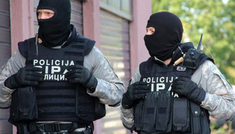 Sipa, akcija, zlatni karat, prilikom pretresa i uhićenja, uhićenja, Sipa, akcija kasa