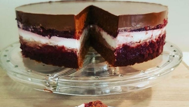 Čokoladna torta, višnje, recept