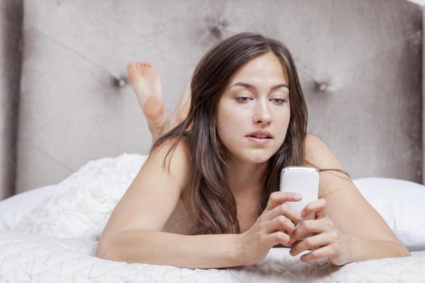 dečko, mobitel, mobitel, ovisnost, zaslon , rooming