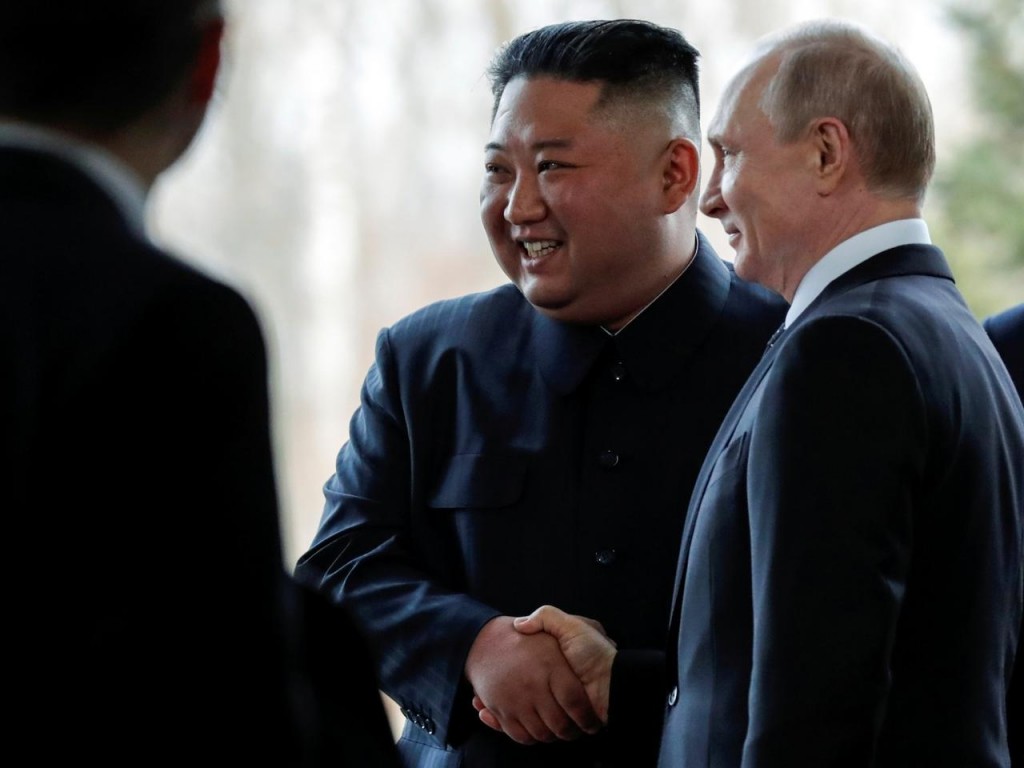 Vladimir Putin i Kim Jong Un počeli prvi službeni sastanak u Vladivostoku