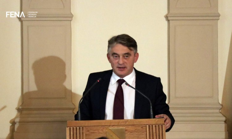 Željko Komšić političar, HDZ, konstitutivnost, izjava, priopćenje, Europska Komisija, Željko Komšić, parada ponosa