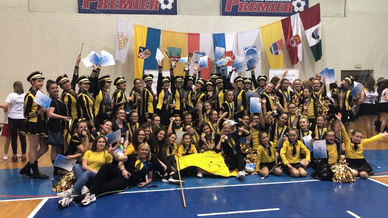 Mostarske mažoretkinje, mažoretkinje