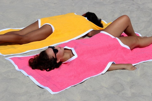 kupaći kostim, modni trendovi, ručnik za plažu