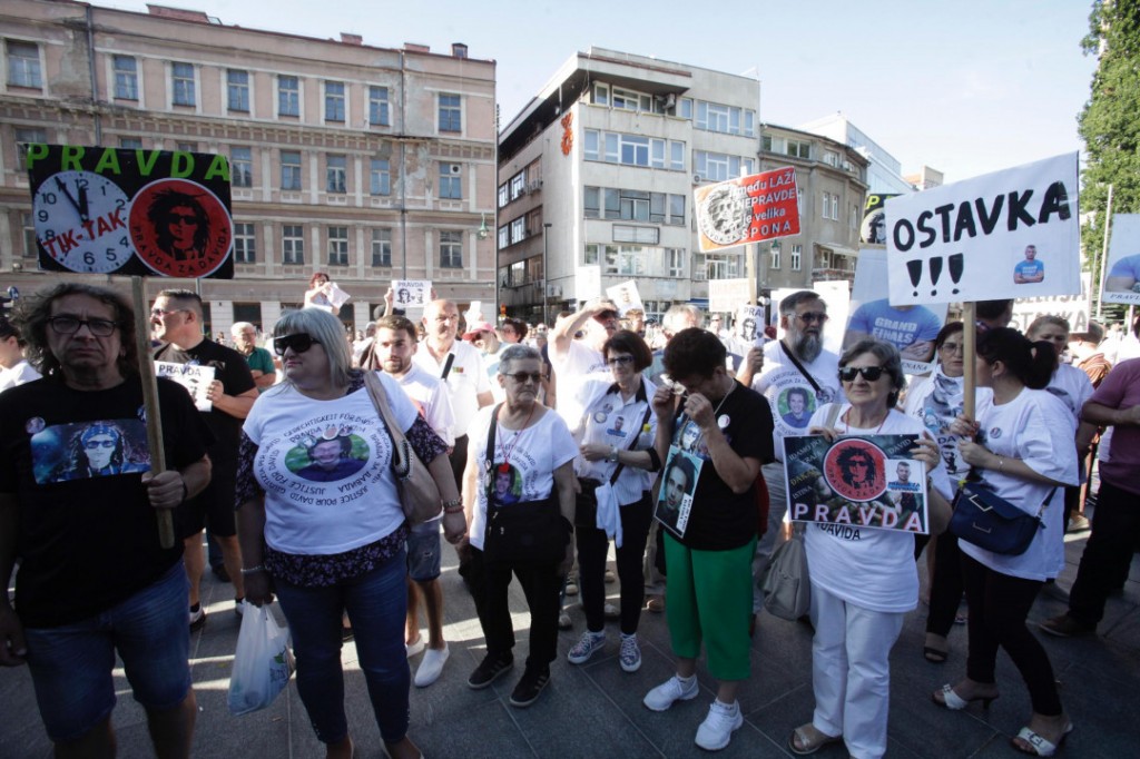 Prosvjed u Sarajevu: Stotine građana se okupilo zahtjevajući pravdu za Dženana