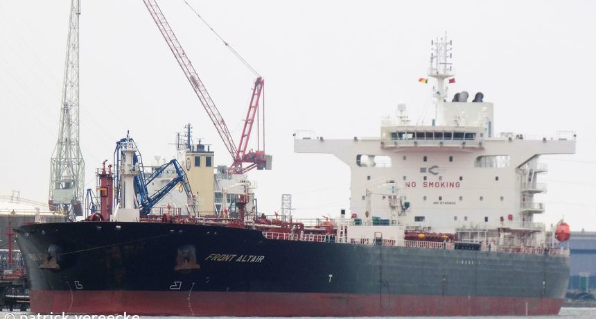 Dramatično na Bliskom istoku: Napadnuta dva tankera u Omanskom zaljevu, posada hitno evakuirana
