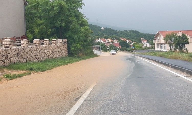 olujno nevrijeme, Snažno nevrijeme, nevrijeme u Mostaru, snježno nevrijeme, nevrijeme, Posušje, vrijeme, BIH, kiše, vrijeme