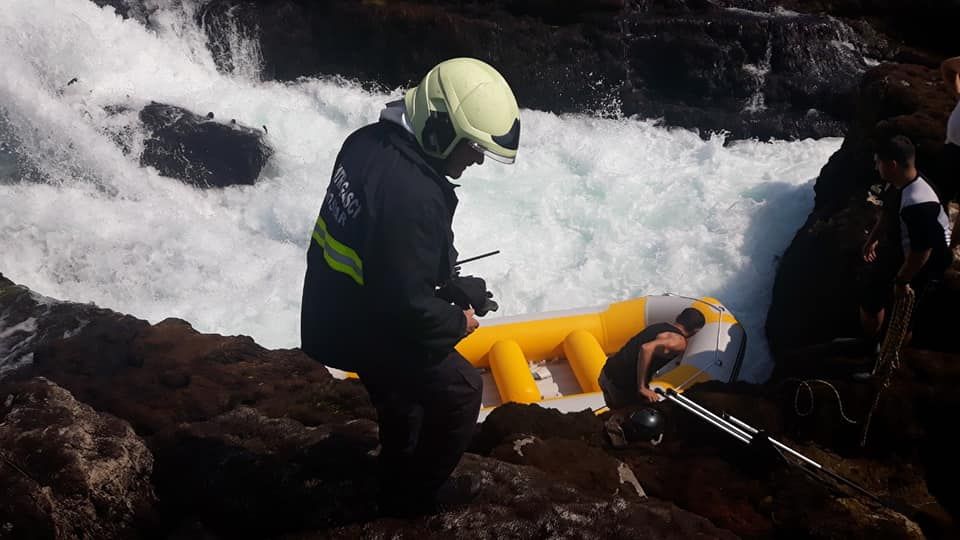 čamac , vatrogaci , strani državljani