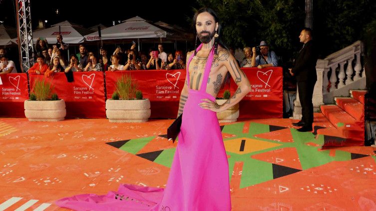 božo vrećo, božo vrećo, humanost