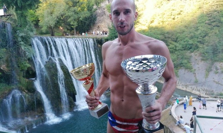 Stefan Jevtić, skokovi u vodu, Jajce