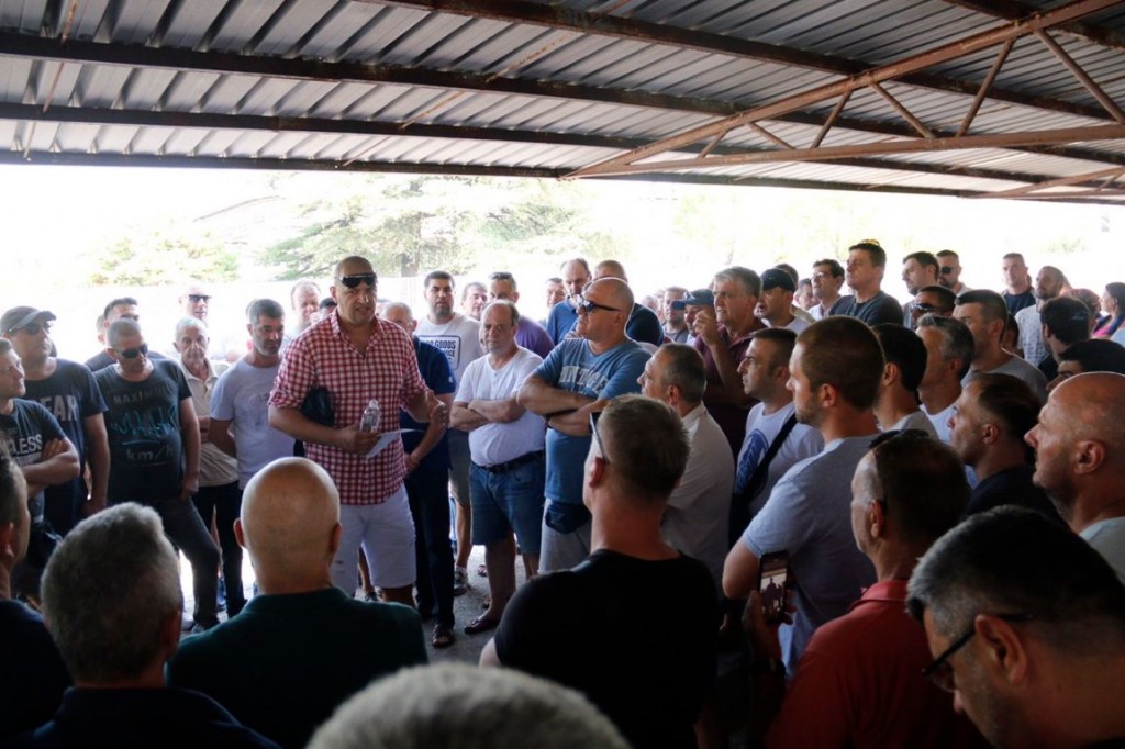 Aluminij Mostar, radnici, aluminij, mali dioničari, aluminij, radnici, banke, unicredit banka, aluminij, aluminij, Novac, radnici, aluminij, okupljanje, djelatnici 