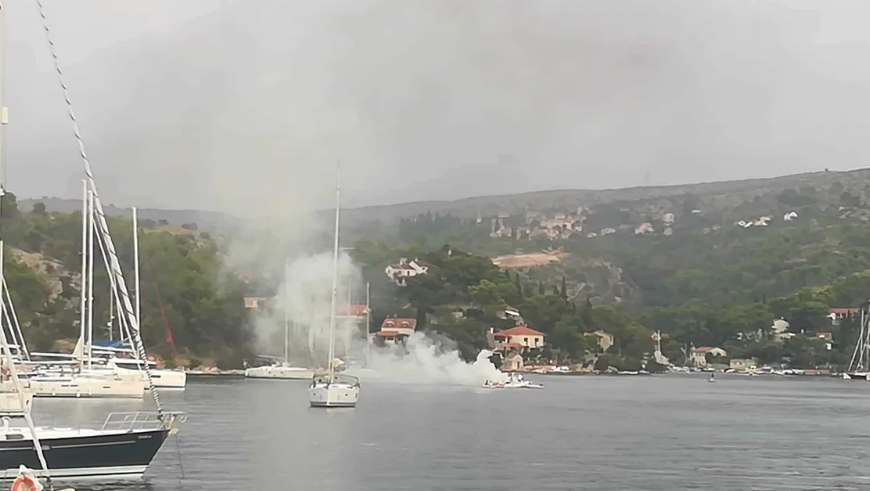 nema onečišćenja mora, drama na Braču, brodice, požar