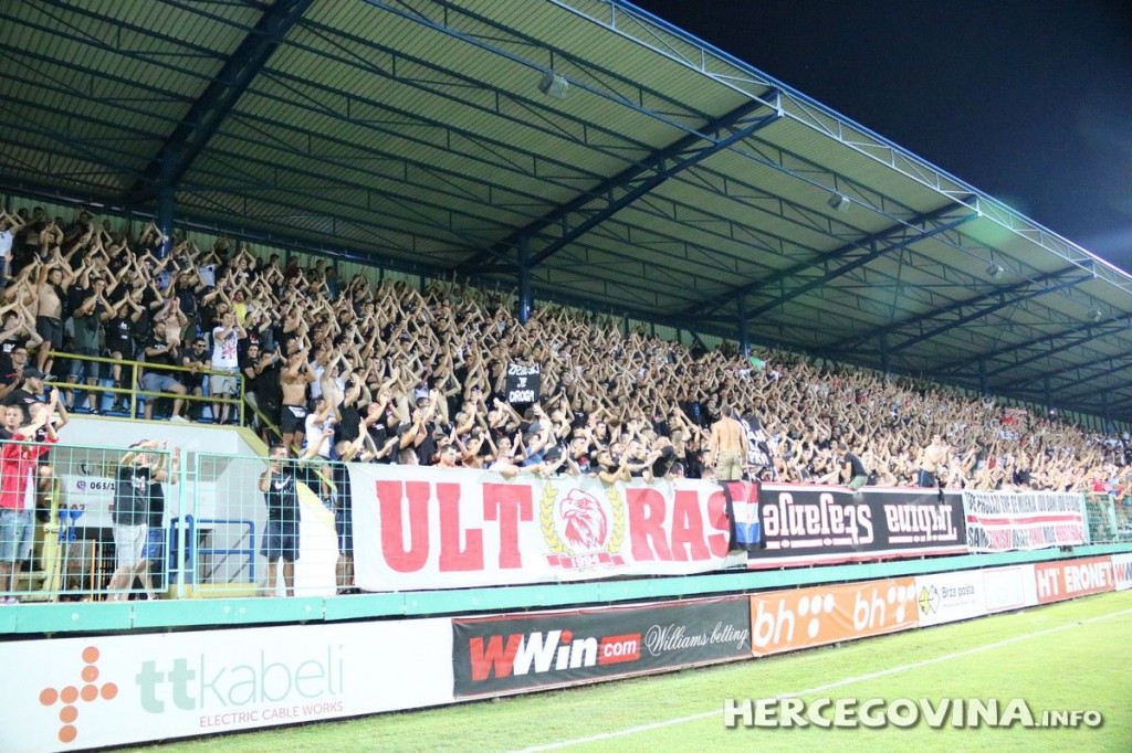 Navijači Zrinjskog na Pecari