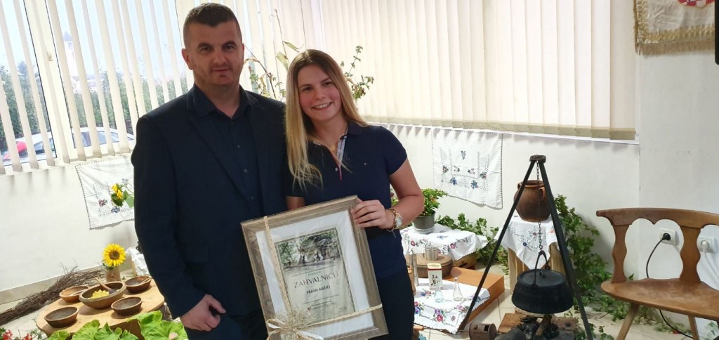 Novi Travnik, tradicijska jela , malina kvasina , Hrvatska žena  