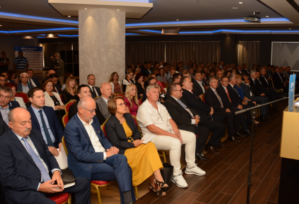 konferencija, ekonomski razvoj