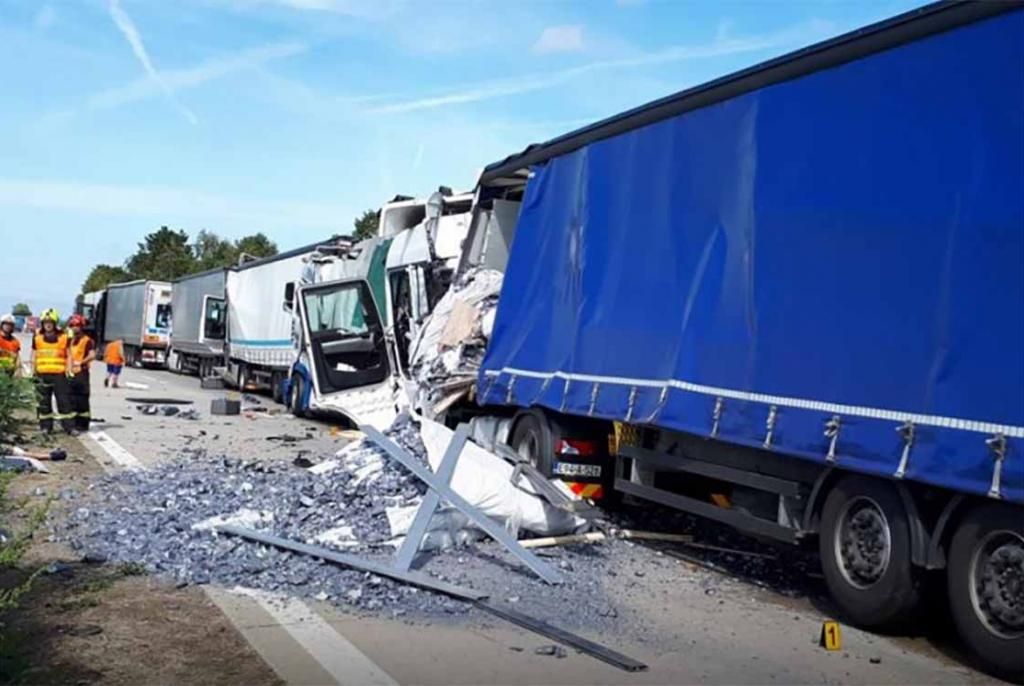 sudar, lančani sudar, kamioni