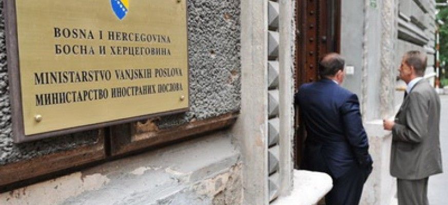 Ministarstvo vanjskih poslova BiH, Sarajevski aerodrom, izdavanje viza