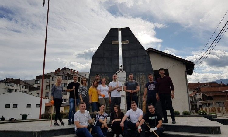 spomen obilježje, Busovača, Mladi zajedno 