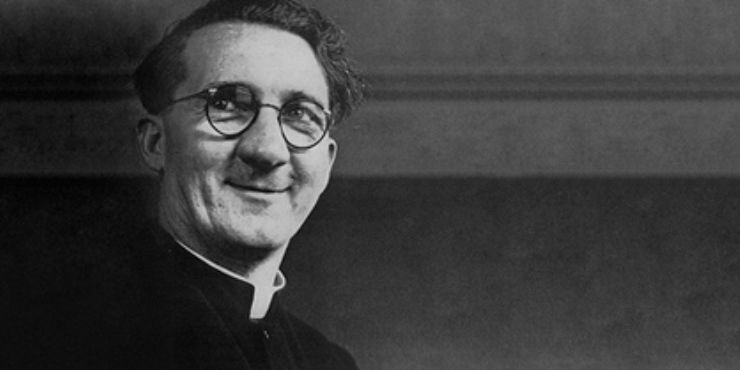 svećenik, spasio ljude