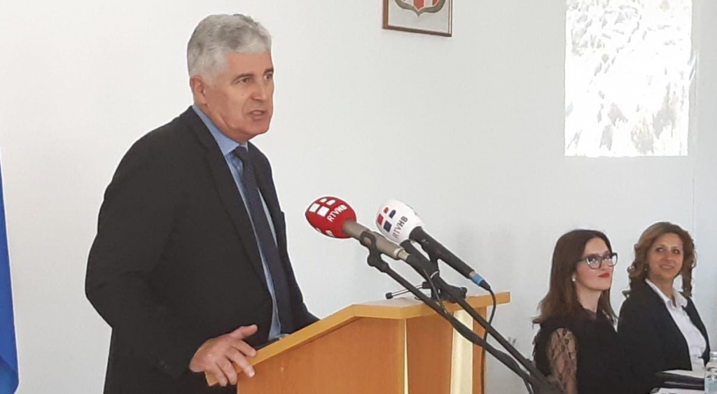 čović dragan, Ravno