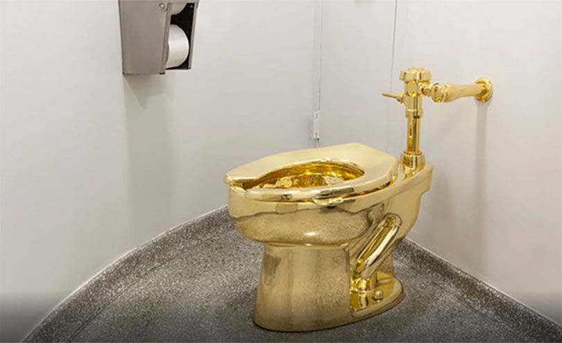 zlatna wc školjka, ukradena