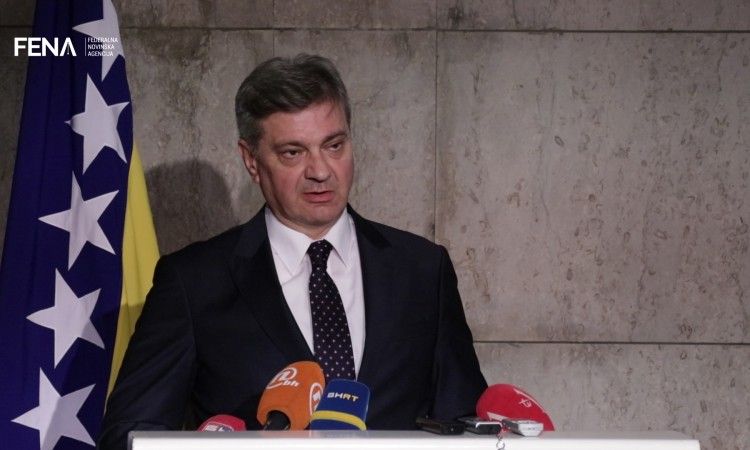 Denis Zvizdić, saša magazinović