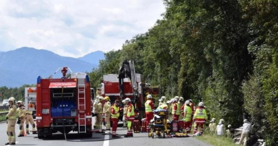 stravična prometna nesreča, austrija