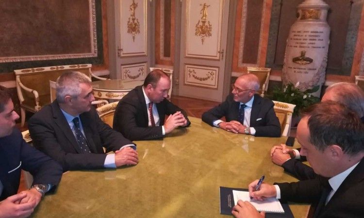 Crnadak , BiH konzulat , genova