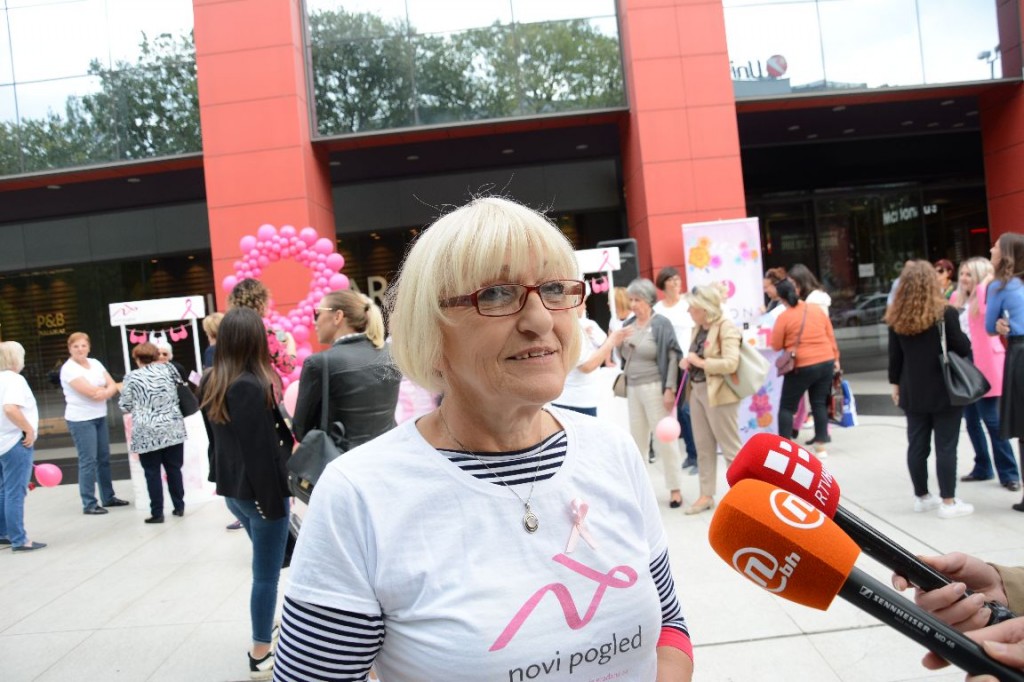 Dan roza vrpce, karcinom dojke, žene