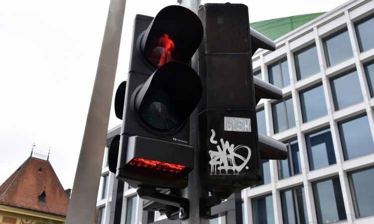 semafor, Zagreb, Dan bez mobitela