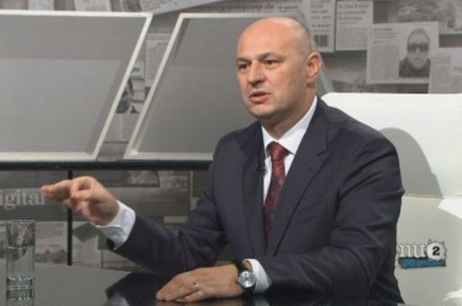 Nedjeljom u 2, kolakušić, Hrvati, Politika