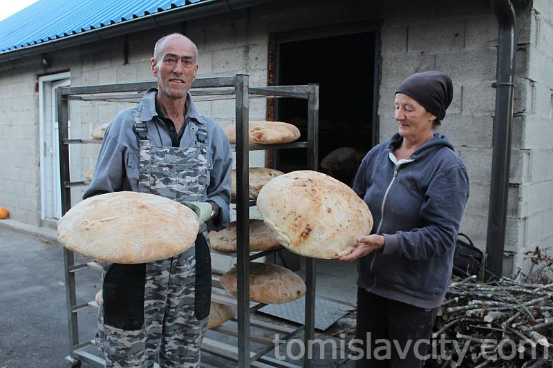 očuvanje tradicije, kruh ispod peke