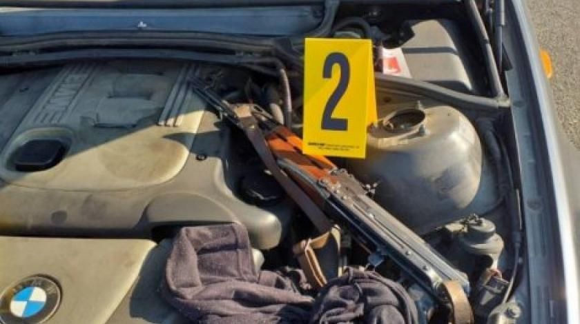 žena, automatska puška