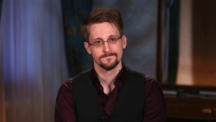 Edward Snowden, najava