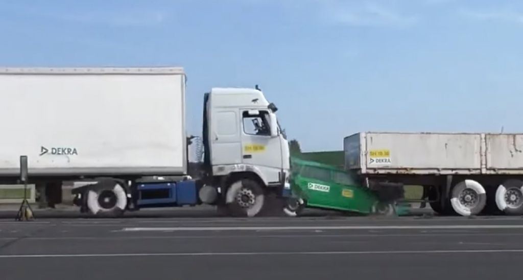 lakša prometna nesrea, kamion