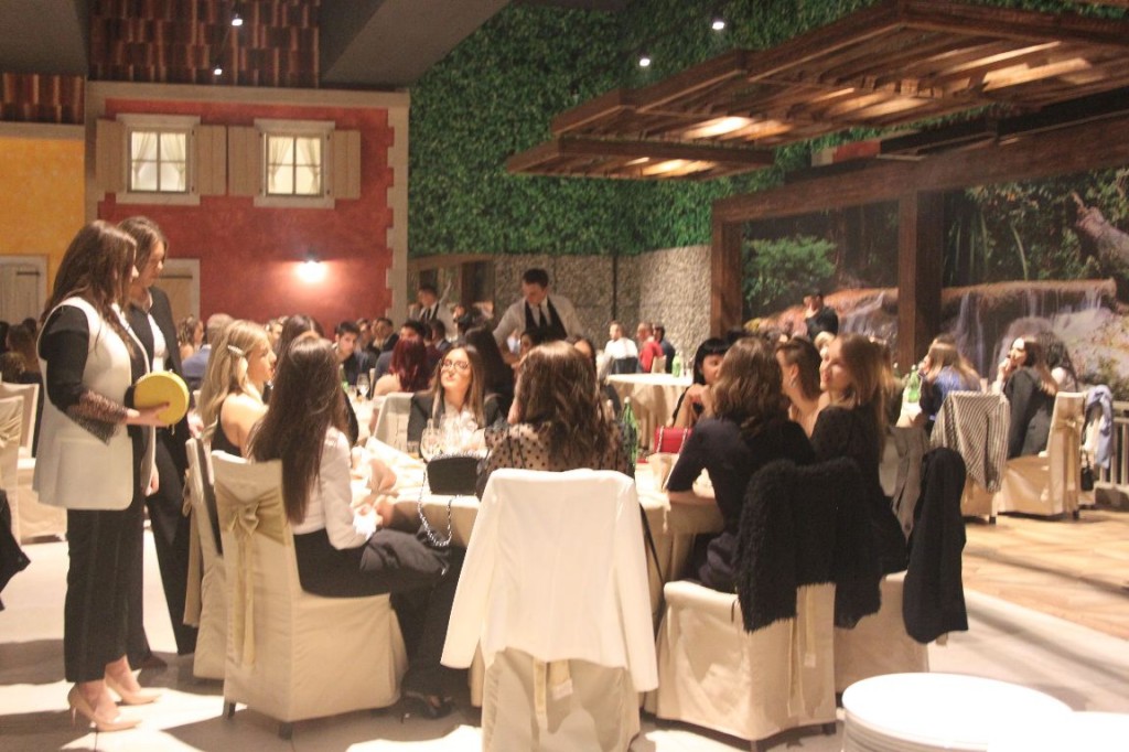 udruga susret, humanitarni bal , ljetnikovac Radobolja