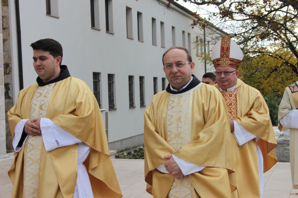 zaređenje, đakoni, katolička crkva