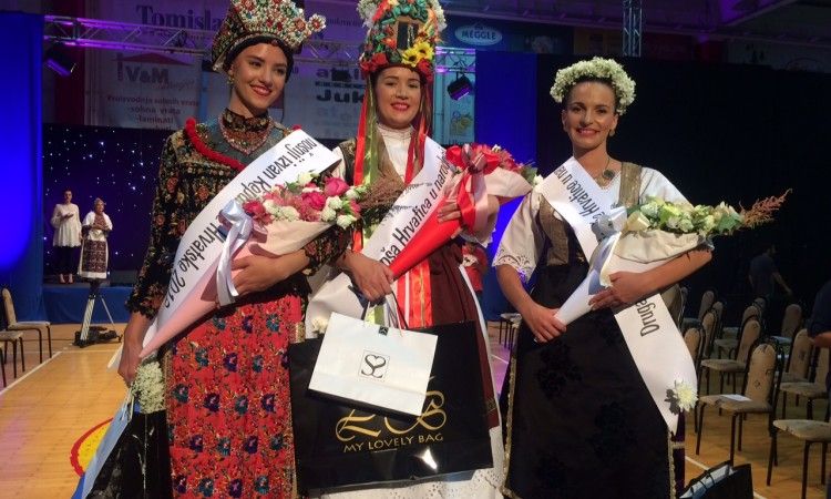 tradicijska odjeća, revija, udruga stećak