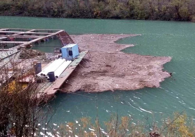 jezero Salakovac, Smeće, ribnjaci