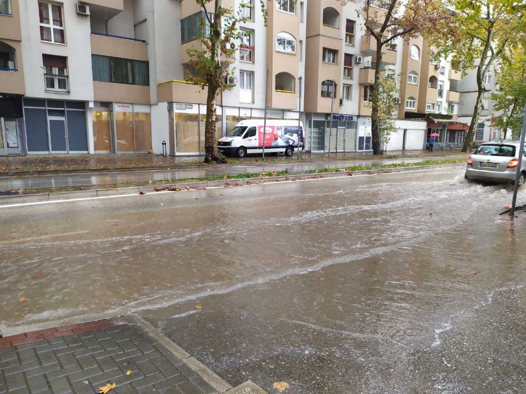 Staro Veležovo, kiša, ulice, vrijeme, kiša