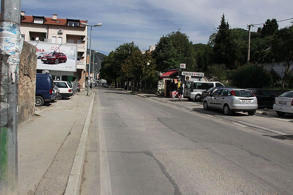 Mostar, šleper , lakša prometna nesreca