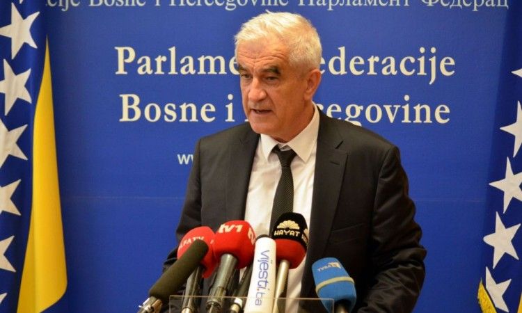 Vjekoslav Mandić, zdravstvo