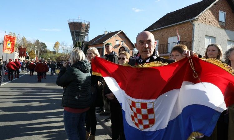Kolona sjećanja Vukovar, Hrvatska