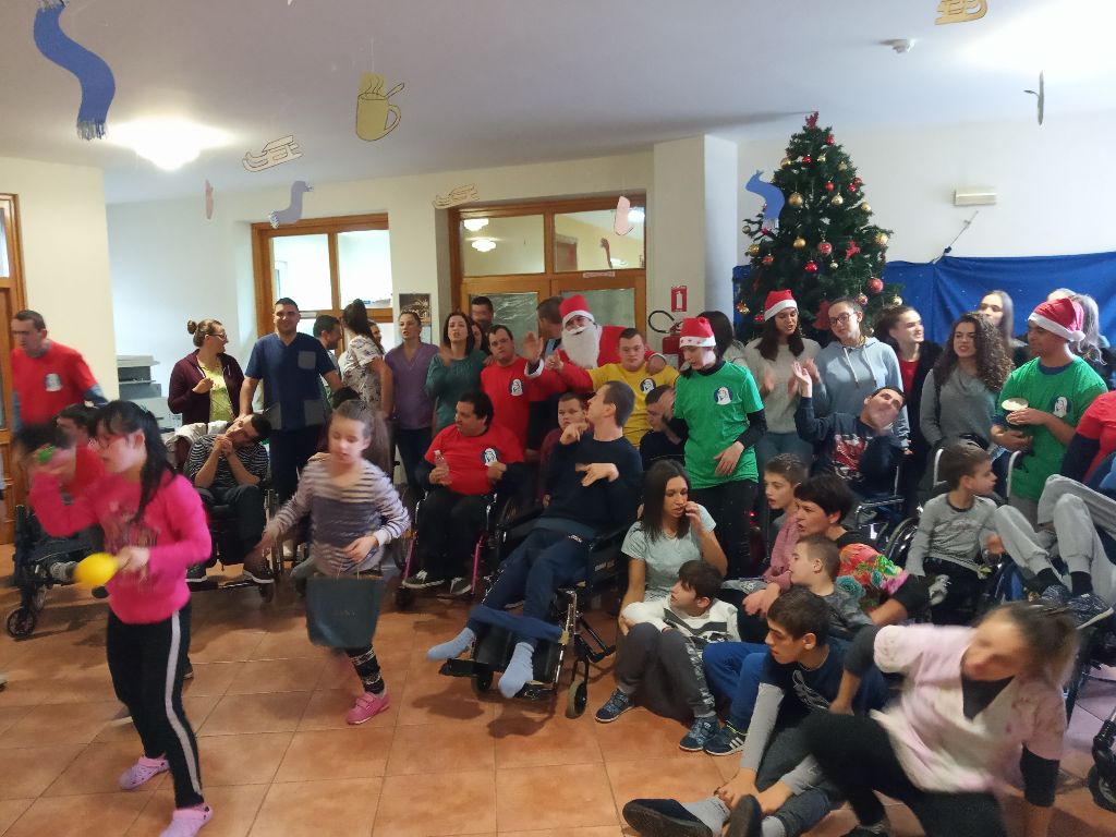 Frama Široki Brijeg i dom „Marija – naša nada“ organizirali božićnu priredbu za djecu s poteškoćama u razvoju